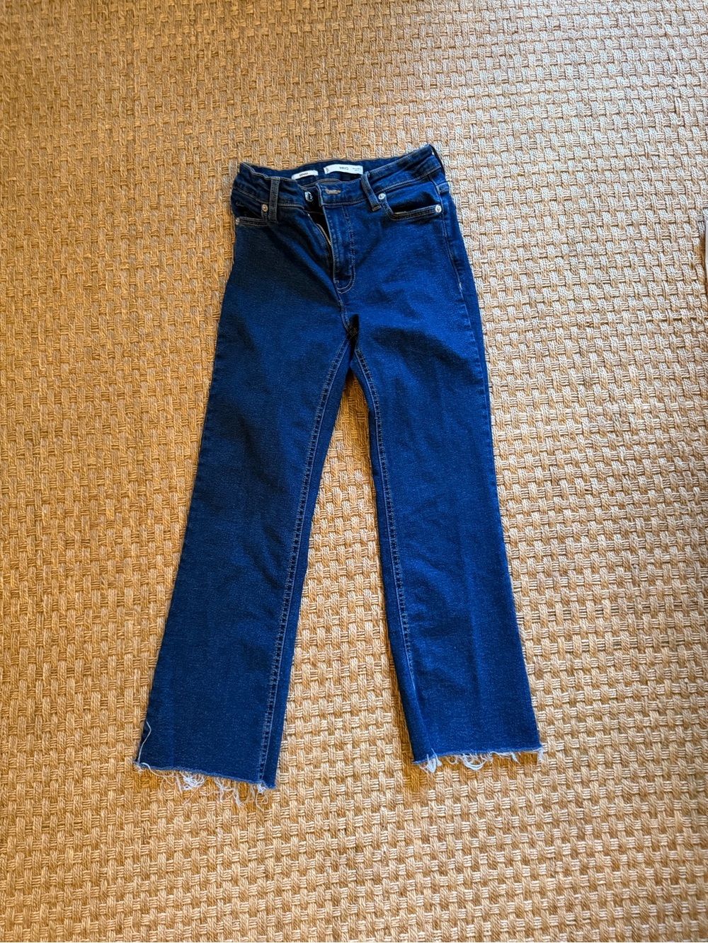 Mango Women's Dark Blue Ankle Cropped Jeans. Never worn